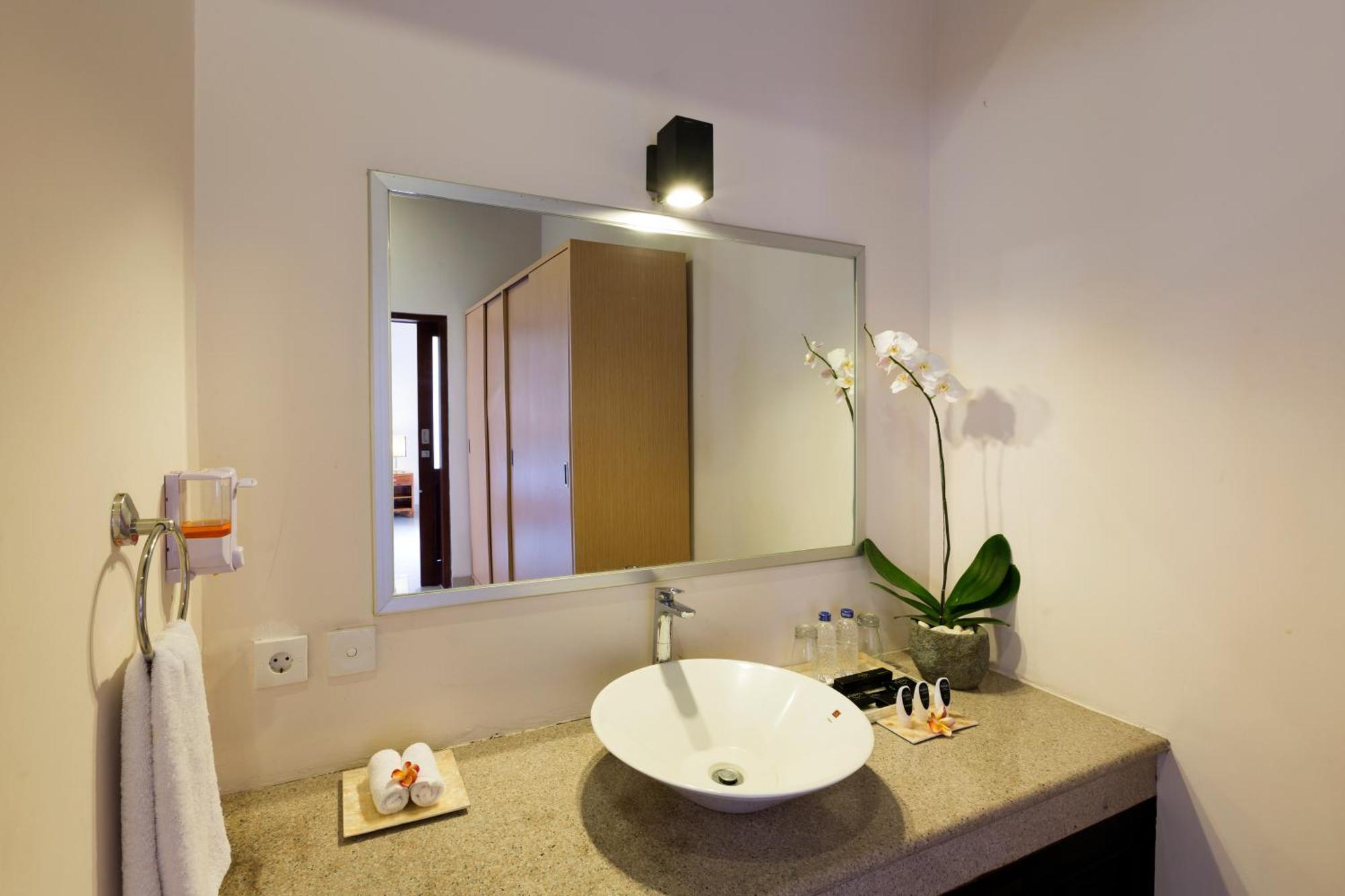 Kubal Villa And Living Seminyak Canggu  Bagian luar foto